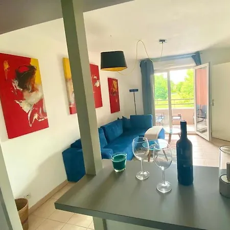 L'entre 2 Mers Avec Piscine Apartment *
